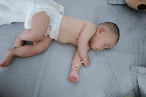 平邑怀孕多久会显肚子